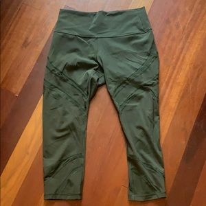 Lulu Lemon wunder under tights